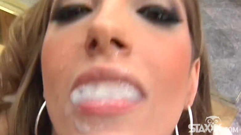 Staxxx: Jenna Haze stretches her ass out