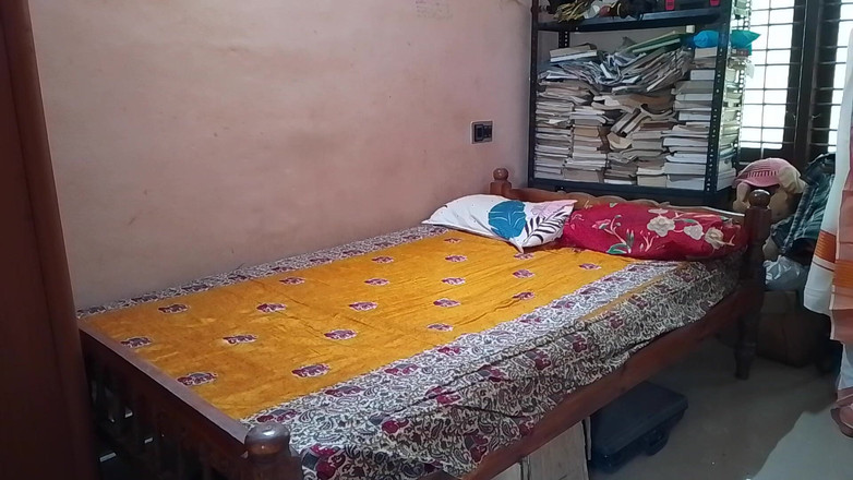 LEGSCOUPLE12: Hintli köylü kız arkadaşının evinde sikiliyor