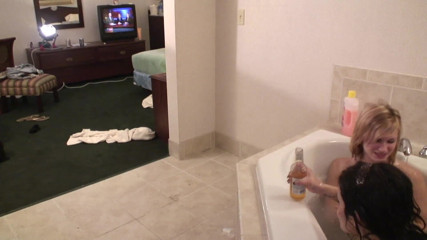 Naughty Girls: Three teens in hot bath together