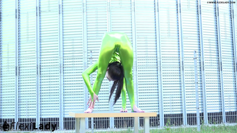 Flexilady: Aşırı Parlak ve Bendy