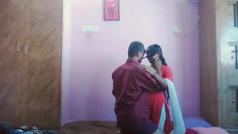 kaaiya: Caseiro tamil menina romance e chupar