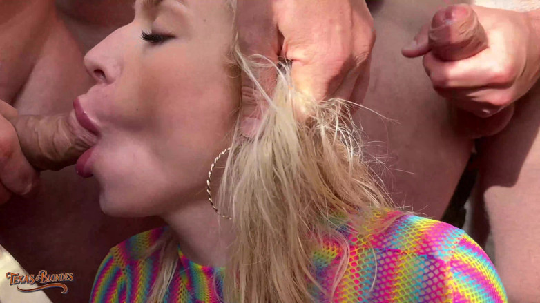 Texas and blondes: Blonde Babe Vera Jarw Gets Her Mouth Fucked by Big...