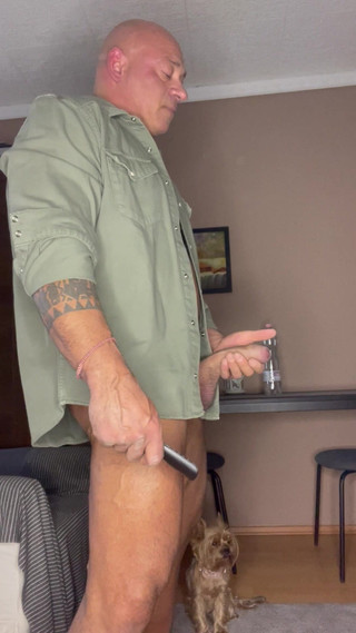 Mr. Guru: Nevlastní otec je vyhoněný. Domácí masturbace nevlastního otce