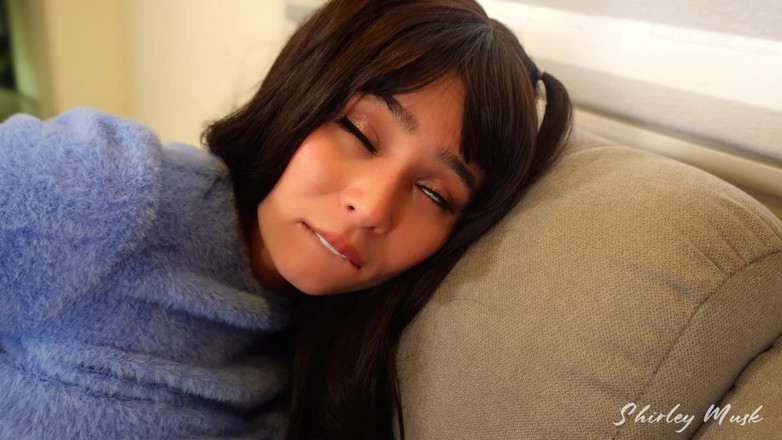 Shirley Musk: Mijn rondborstige onschuldige buurvrouw Shirley Musk bedriegt haar man met...