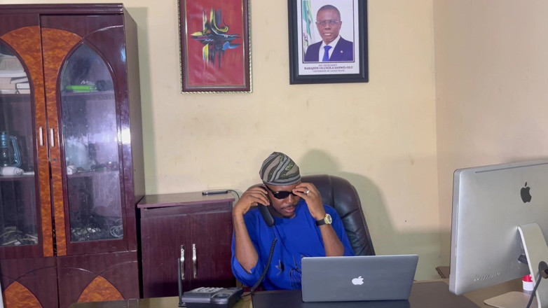 Prettypussy102: I Went to Greet My Stepsister Husband at Him Office...