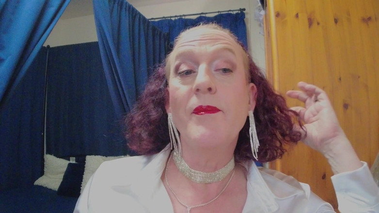 Mistress Jodie May: Plně oblečená blikající sekretářka