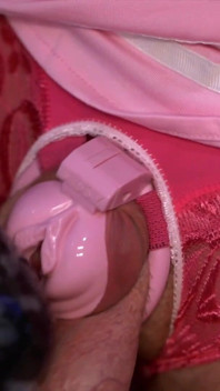 Locktober Sessions - a Vibrator for That Little Clitty