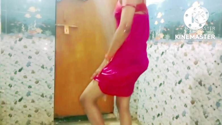 Ankurpriya000: Sorellastra in bagno calda e calda india