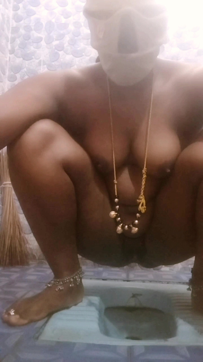 RenuRaj: Renu, femme desi tamoule coquine dans la salle de bain...
