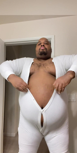 Blkhole420: Baculatá zkouší svazový oblek 2xl, co si myslíš o fit? Zanechte...