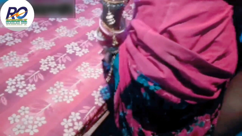 ROBOPL Xhamster: Desi Delhi's Whore Bhabhi in Red Saree Gave a Chance...