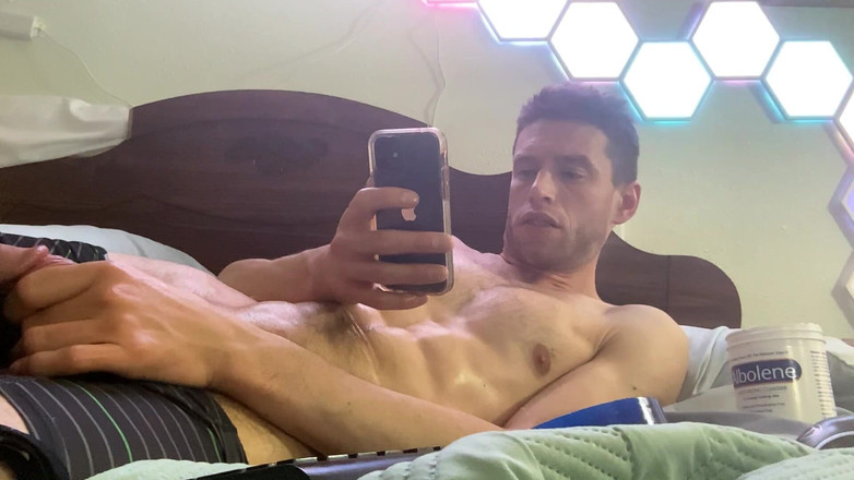 Savage confidence: किनारे पर लेटना इसे मरोड़ना