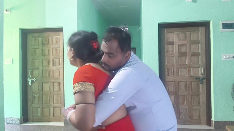 Sona bhabhi: Odia - esposa caliente a su marido y a su novio...