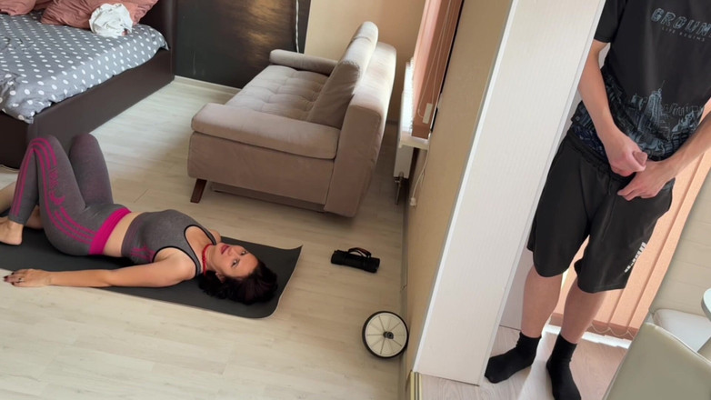 ANGELA_LADY: पड़ोसी लड़का मिलने आया और एक