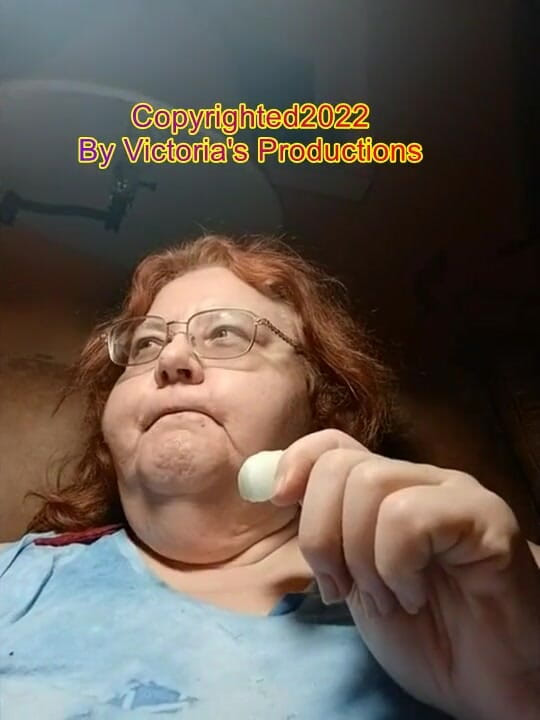 BBW nurse Vicki adventures with friends: I love Ice cream, bananas and popsicles Yum
