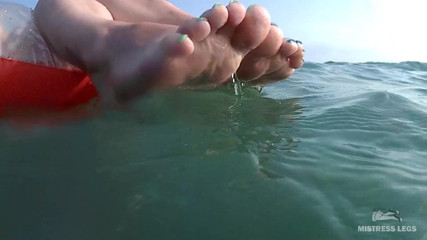 Mistress Legs: Sexy bare feet on the sea