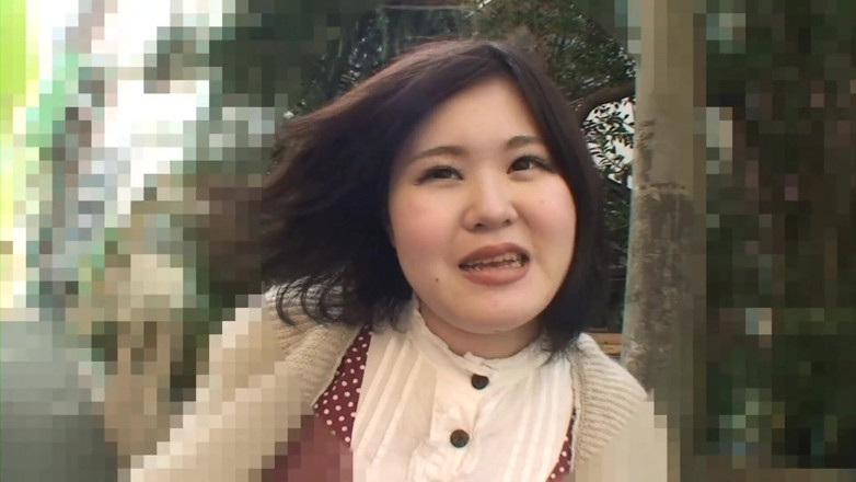 Japan Lust: Roztomilá japonská MILFka přijímá creampie v oholené kundičce