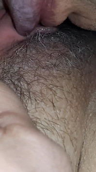 Jag knullar en amatör MILF med en kåt fitta.