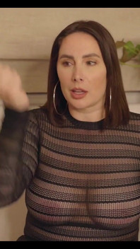 Paige sta scopando il suo vicino traditore quando sua moglie è fuori
