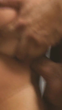 Fickende goldene szene, 1_sexy blonde MILF in eleganten dessous genießt eine gesichtsbesamung