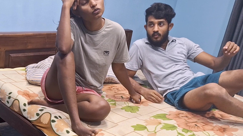 Shashi X: Adik tiri India yang asli bantuin abang tirinya crot cepat...