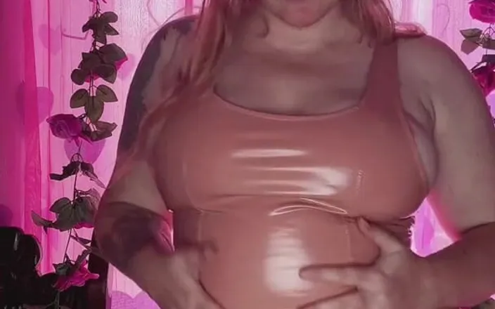 Kisicaxx: Latex Dress Teasing