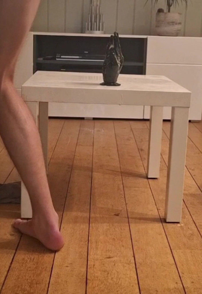 NoFace Twink X: Heißer schwuler twink liebt eine riesige faust in seinem arsch...