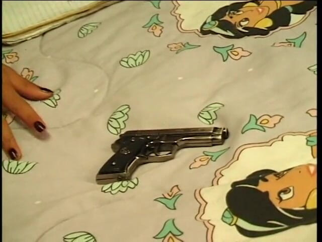 Big in Asia: Succosa ragazza asiatica in calze nere descrive nel suo diario...