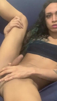 สาวข้ามเพศช่วยตัวเองแล้วโชว์ตูด