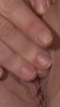 Sexy milfky jsou natáčeny, jak masturbují samy - 4