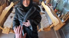 MilfyCalla: Минет, трах и игра со спермой с моими бессильными друзьями мужа в шубе, эпизод 240