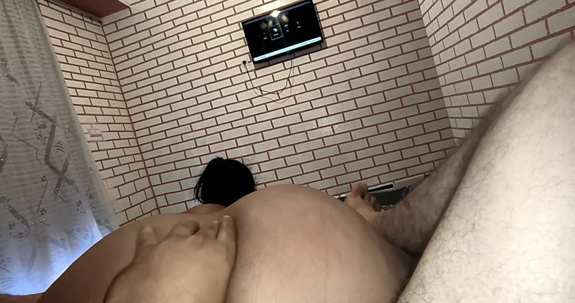 Iranian_BBW: エジプトのシャルモタが大きな尻に乗って、アラブの大きなチンポに乗っている