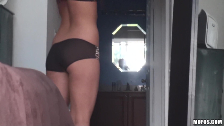 Pervs on Patrol: Perversi pe patrula - Roșcata Althead Madelyn Monroe ca fundul ei...