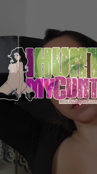 Junge muslimische Zeynep Rossa reibt ihre muschi bis zum orgasmus