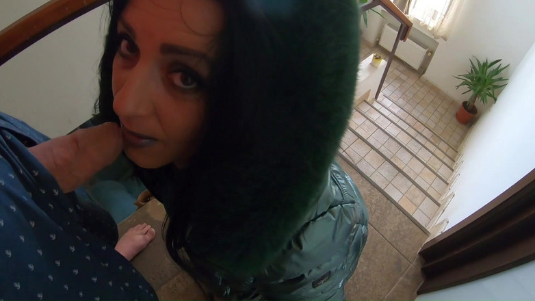 MilfyCalla: Orta yaşlı seksi kadın ile çifte zevk bölüm 47 deri, çorap ve sert...