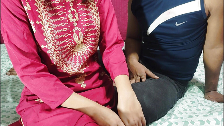 KavitaBhabhi: Tôi nghỉ ngơi trong phòng của chị kế và chúng...