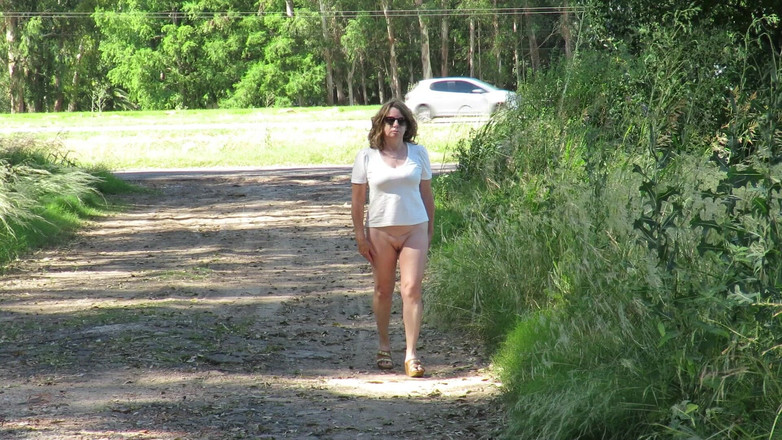 Milfcamsex: 帕特里夏步行...