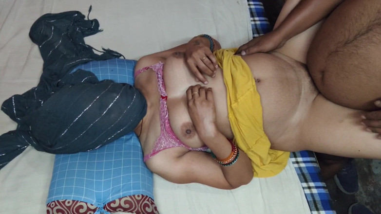Meenu raj: Desi para