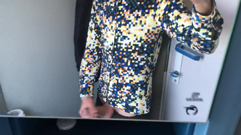 Idmir Sugary: Jerk off at a Train Toilet