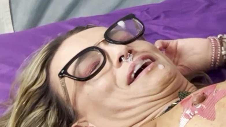 Insatiable Karla Swingerville: Джеймі Вольф добре мене трахає