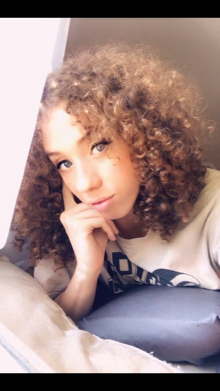 Tia Tizzianni Productions: Lily Demure: Wil je overkomen en me neuken?