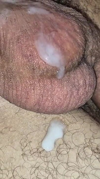 Un Giovane Ragazzo Femminuccia Urla Come Un Grosso Cazzo E Riempie Il Culo Stretto Di Sborra!