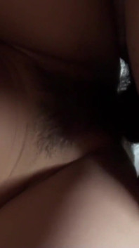 Yuma es una mujer japonesa con un buen coño peludo, le encanta follar hardcore