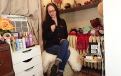 Jeans, tacchi e calze
