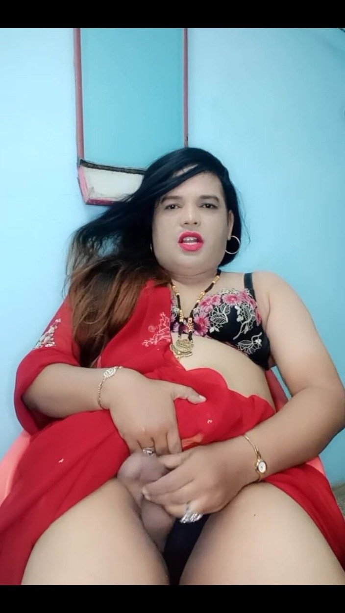 Indiansissychubby: 在工作时无法容纳我的精液