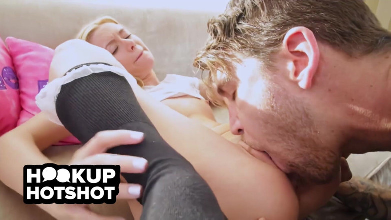 Hookup Hotshot: Kennedy kressler dientot habis-habisan sampai dicrot di muka