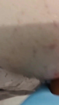 Ayunan Seks Femdom. Saya meniduri suami saya dengan dildo besar sehingga dia merangkap.