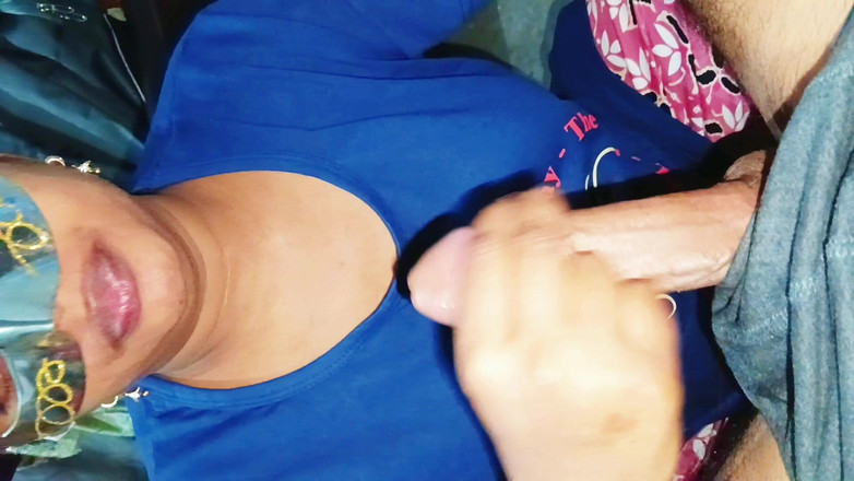 Sexy_girl_nehu: Villaggio indiano bhabhi succhia un grosso cazzo per sborrata in...