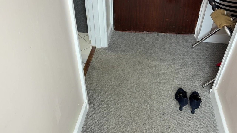 Aunty Sandra vintage girdle queen: Vgq21 サンドラおばさんが会議のために着替えている