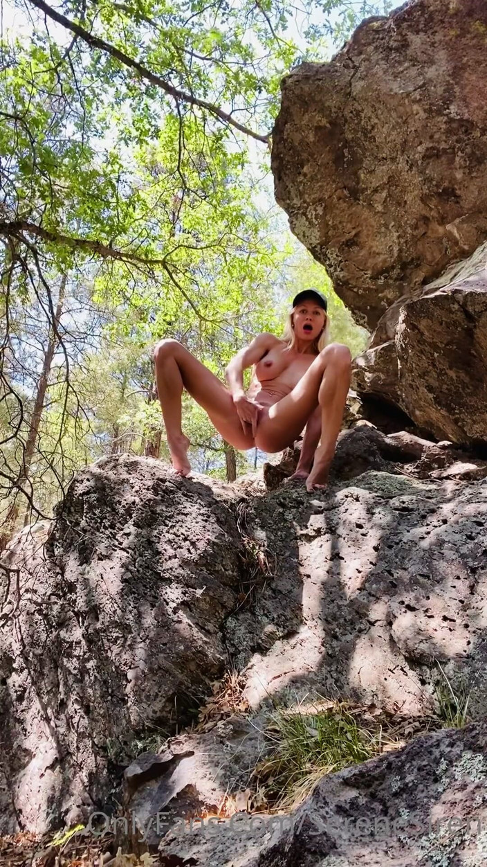 Serene Siren: लंबी पैदल यात्रा मुझे कामुक बनाती है ताकि मैं वीर्य निकालना बंद कर दूं!